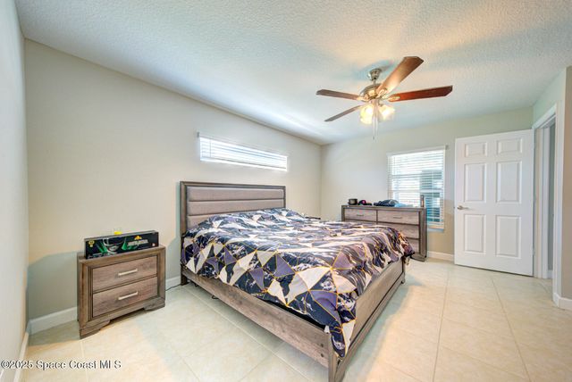 318 Silver Frost Street SE, Palm Bay, FL 32909