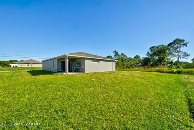 318 Silver Frost Street SE, Palm Bay, FL 32909