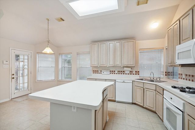 2605 De Four Trace, Seabrook, TX 77586