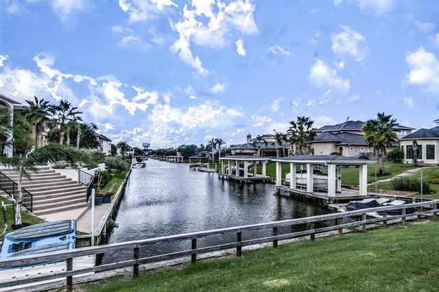 2605 De Four Trace, Seabrook, TX 77586