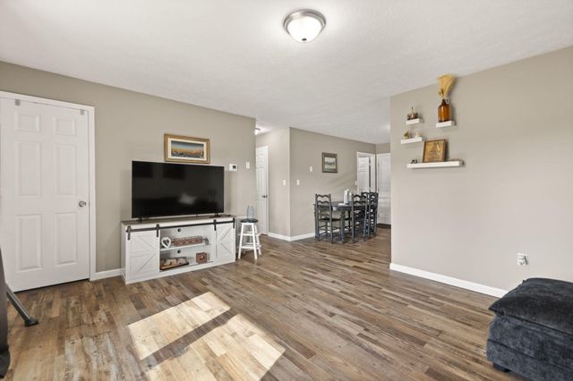 104 Hicks Lane, London, KY 40744