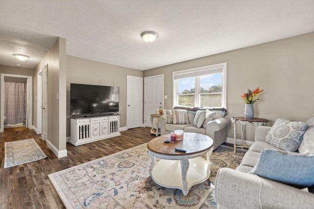 104 Hicks Lane, London, KY 40744