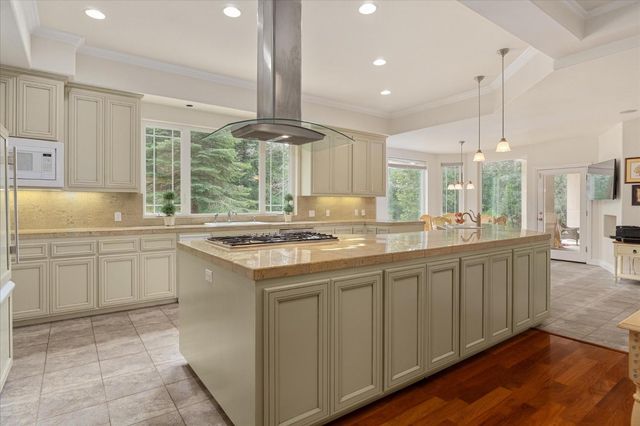 2705 Pine Drive, Arnold, CA 95223