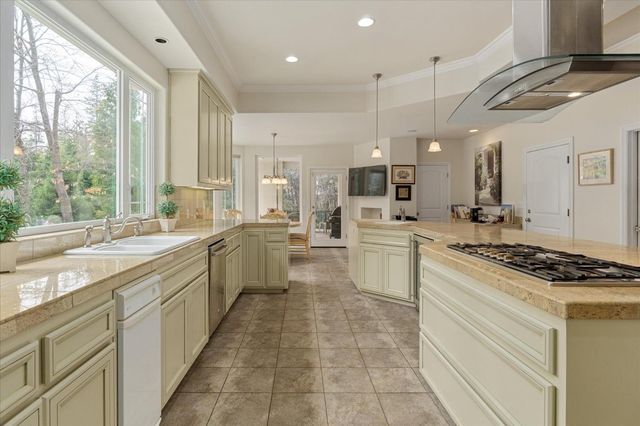 2705 Pine Drive, Arnold, CA 95223