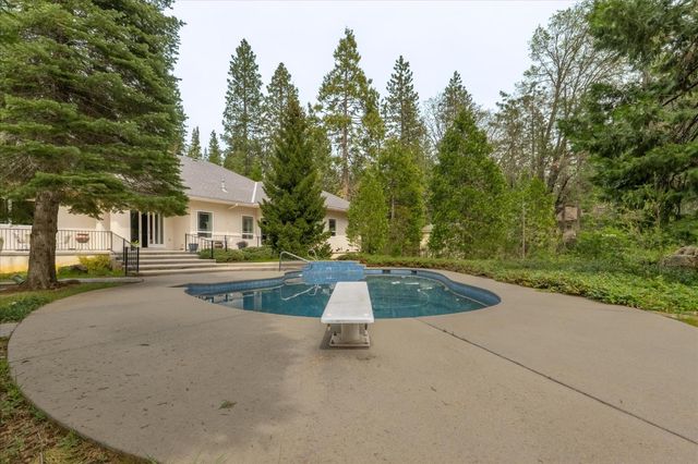 2705 Pine Drive, Arnold, CA 95223