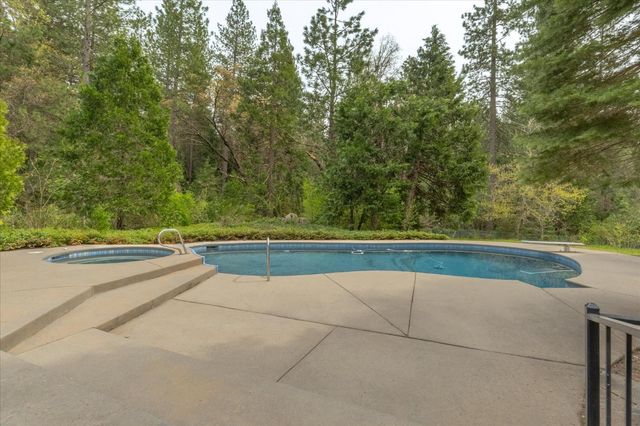 2705 Pine Drive, Arnold, CA 95223