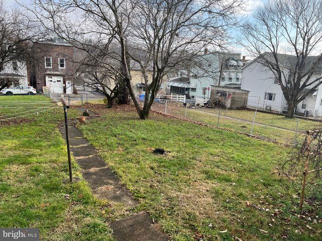 405 N FRONT ST, Minersville, PA 17954