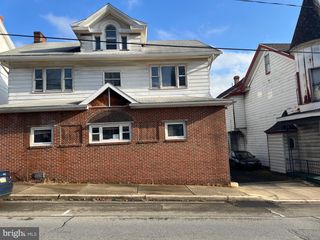 405 N FRONT ST, Minersville, PA 17954