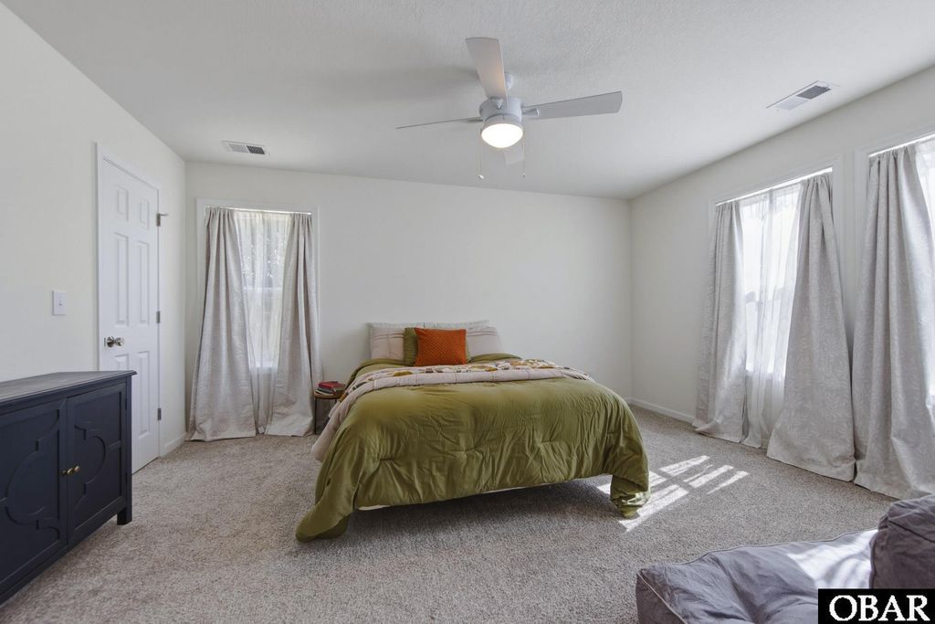 Image 7 of property listing at 816 Caroline Ct # D, Corolla, NC 27927