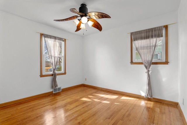 316 E Park View LANE, Manitowoc, WI 54220