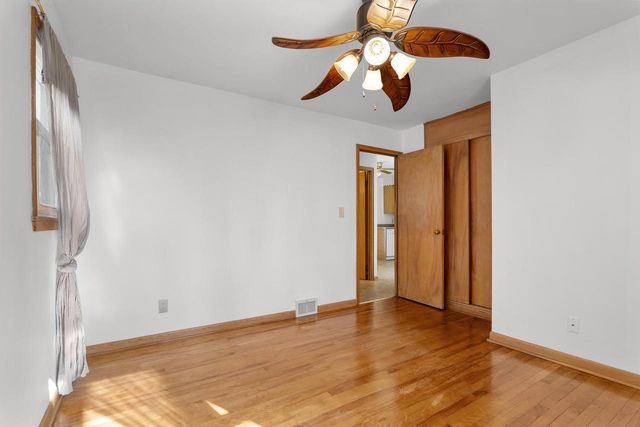 316 E Park View LANE, Manitowoc, WI 54220