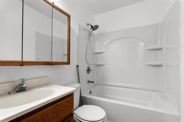 316 E Park View LANE, Manitowoc, WI 54220