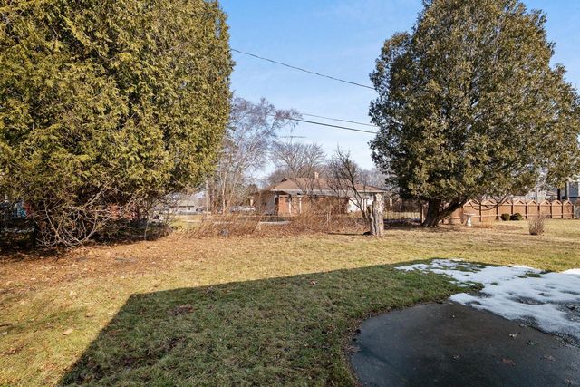 316 E Park View LANE, Manitowoc, WI 54220