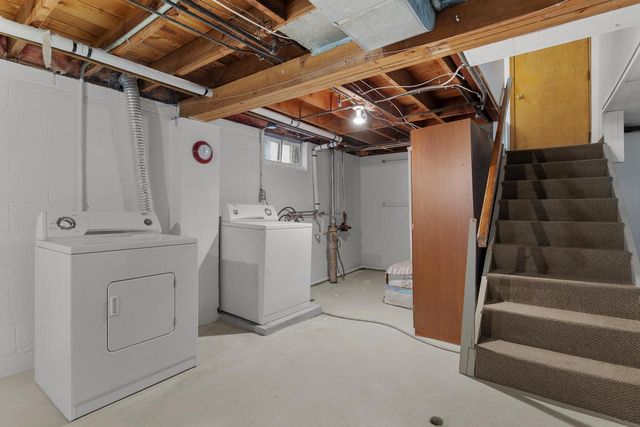 316 E Park View LANE, Manitowoc, WI 54220