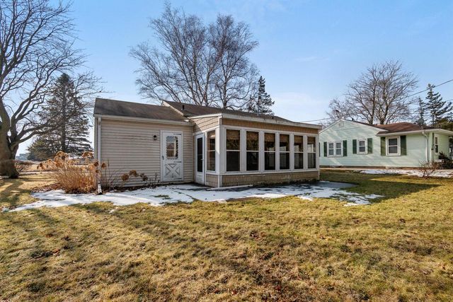 316 E Park View LANE, Manitowoc, WI 54220