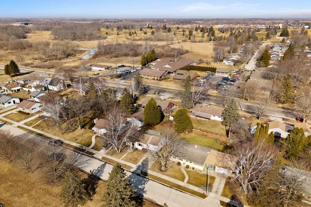 316 E Park View LANE, Manitowoc, WI 54220