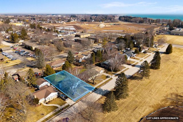 316 E Park View LANE, Manitowoc, WI 54220