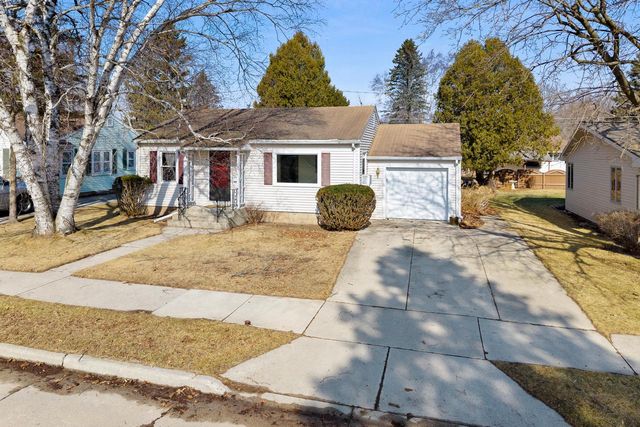 316 E Park View LANE, Manitowoc, WI 54220