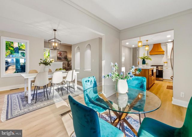 15 BRONWOOD DR, Voorhees, NJ 08043