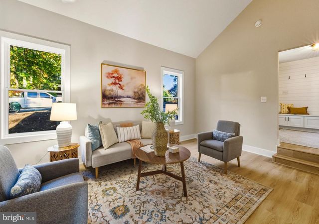 15 BRONWOOD DR, Voorhees, NJ 08043