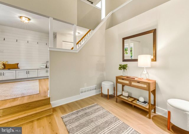 15 BRONWOOD DR, Voorhees, NJ 08043