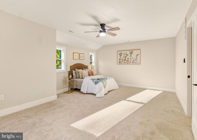 15 BRONWOOD DR, Voorhees, NJ 08043