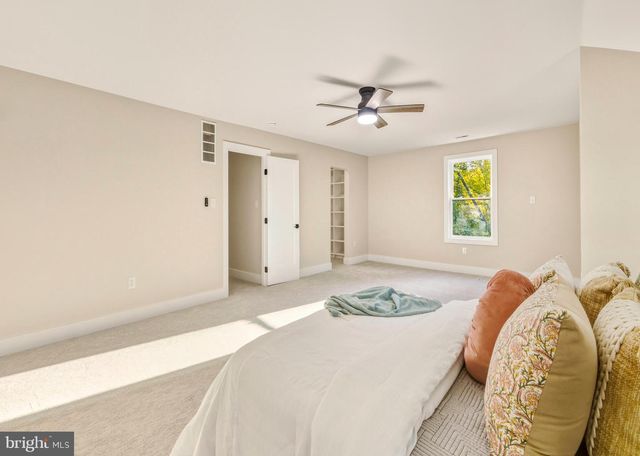 15 BRONWOOD DR, Voorhees, NJ 08043