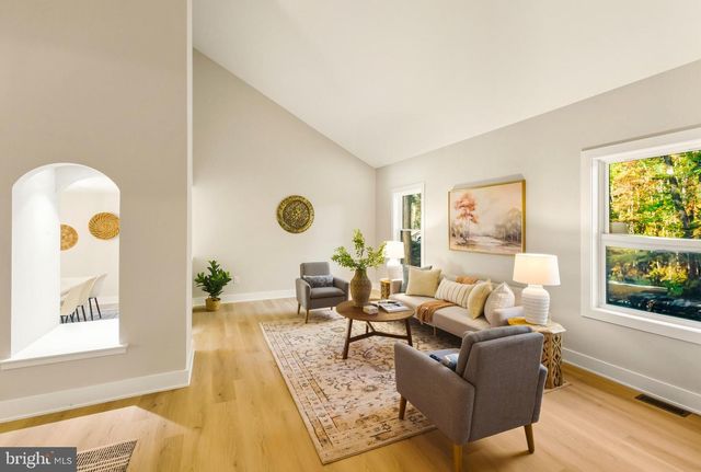 15 BRONWOOD DR, Voorhees, NJ 08043