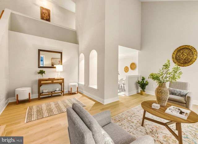 15 BRONWOOD DR, Voorhees, NJ 08043