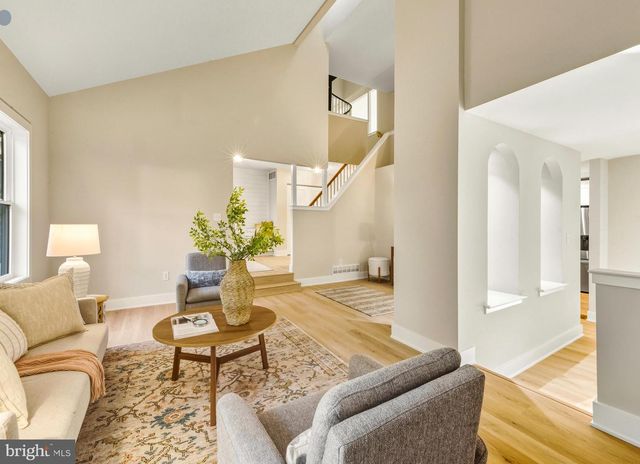 15 BRONWOOD DR, Voorhees, NJ 08043