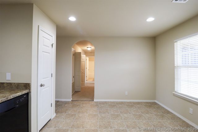 2705 W Decatur Street, Broken Arrow, OK 74011