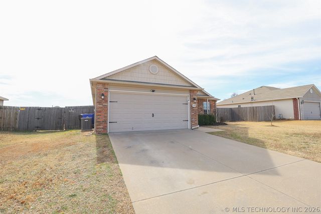 2705 W Decatur Street, Broken Arrow, OK 74011
