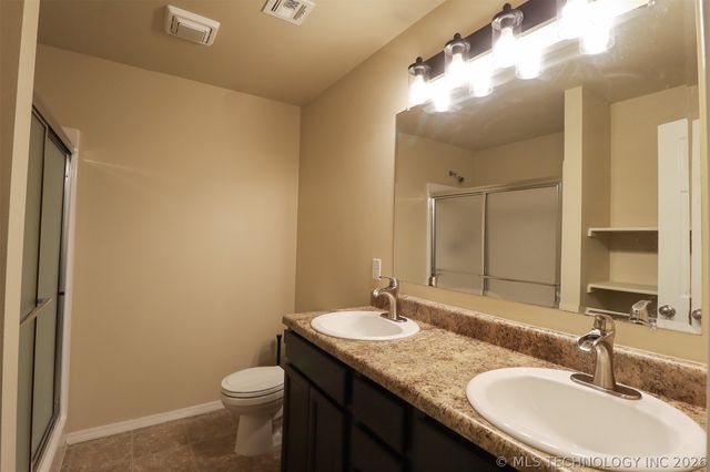 2705 W Decatur Street, Broken Arrow, OK 74011