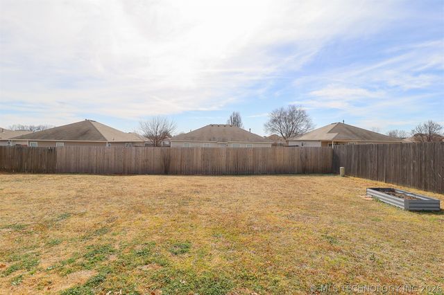 2705 W Decatur Street, Broken Arrow, OK 74011