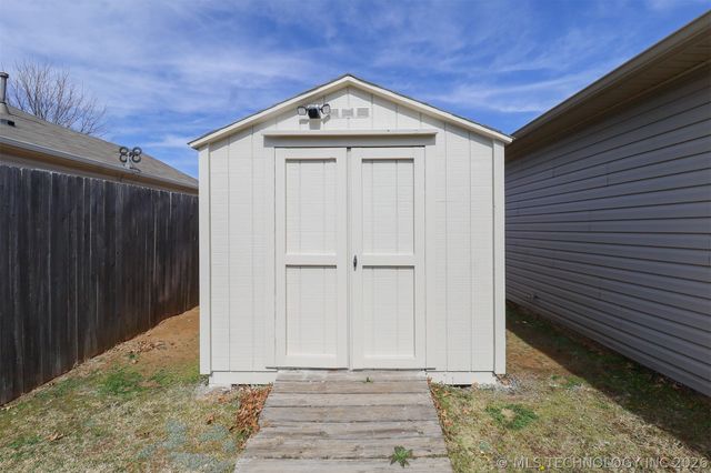 2705 W Decatur Street, Broken Arrow, OK 74011