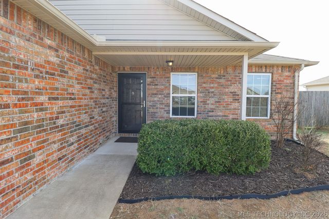 2705 W Decatur Street, Broken Arrow, OK 74011