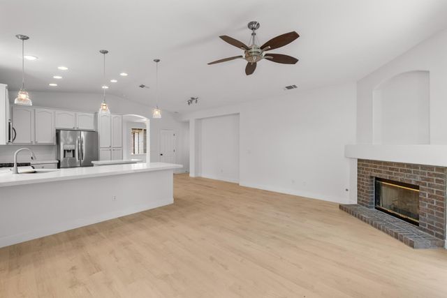 2921 Fox Hill Dr, Rocklin, CA 95765