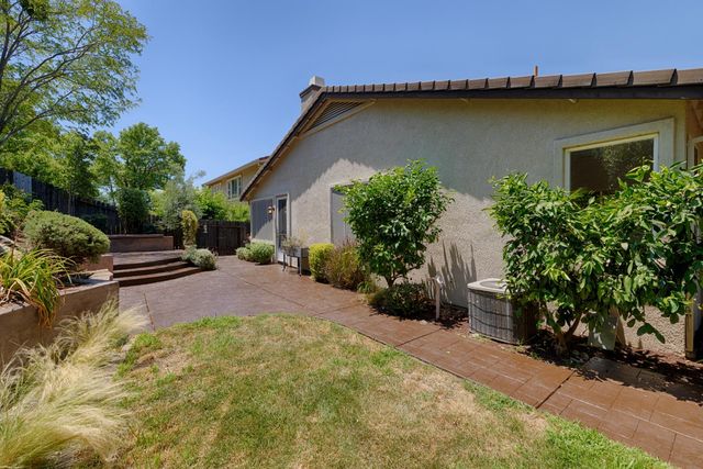 2921 Fox Hill Dr, Rocklin, CA 95765