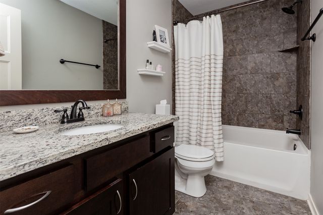 1525 S Warrior Lane, Waukee, IA 50263