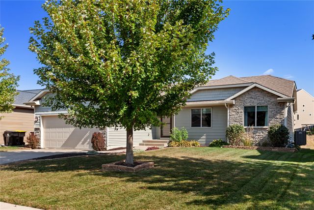 1525 S Warrior Lane, Waukee, IA 50263