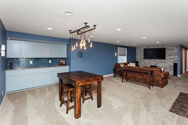 1525 S Warrior Lane, Waukee, IA 50263