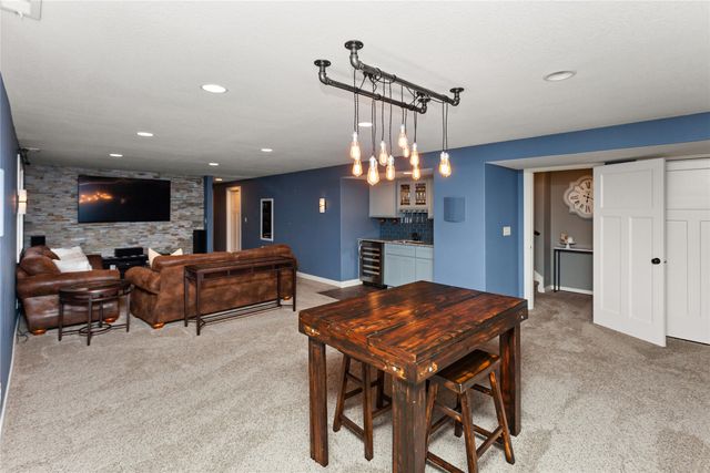 1525 S Warrior Lane, Waukee, IA 50263