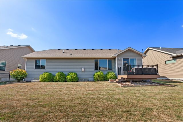 1525 S Warrior Lane, Waukee, IA 50263