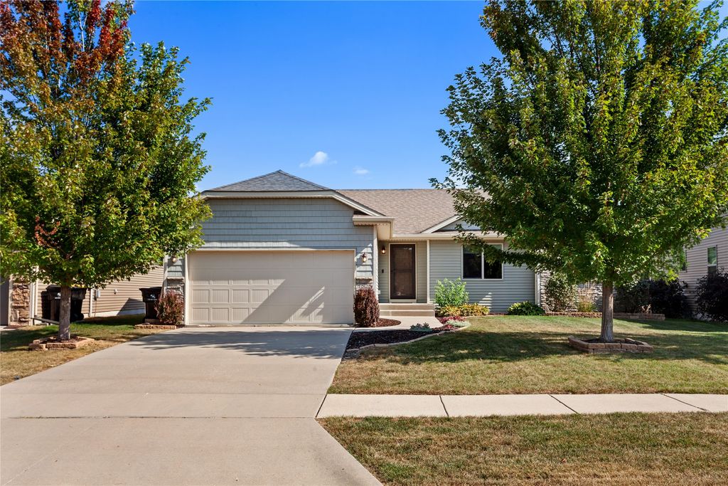 1525 S Warrior Lane, Waukee, IA 50263