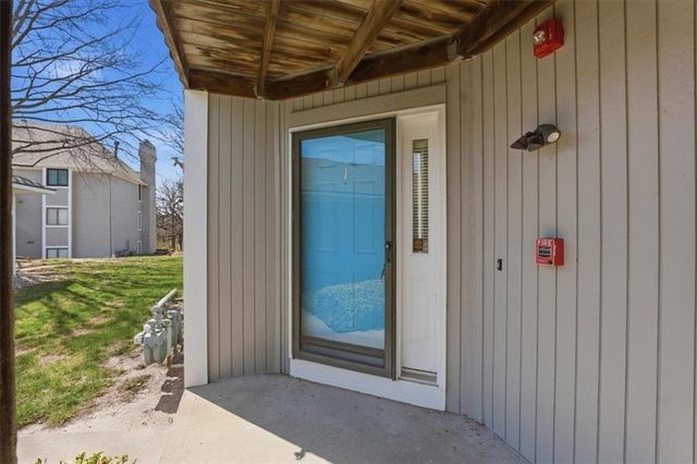 13721 W 58th Terrace 1, Shawnee, KS 66216