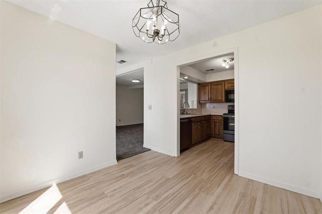 13721 W 58th Terrace 1, Shawnee, KS 66216