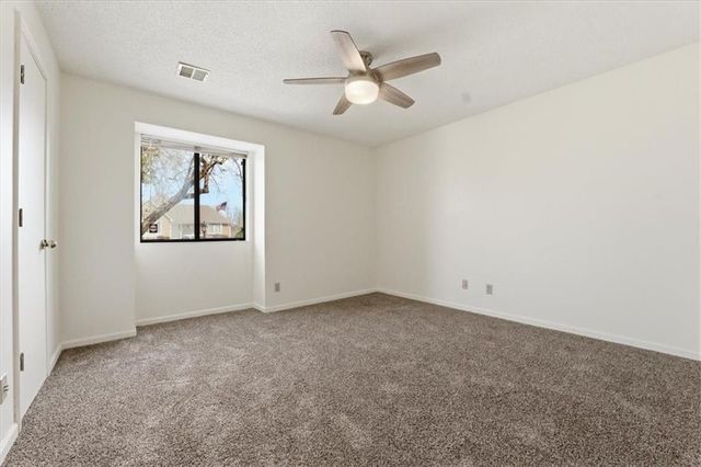 13721 W 58th Terrace 1, Shawnee, KS 66216