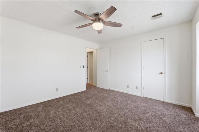 13721 W 58th Terrace 1, Shawnee, KS 66216