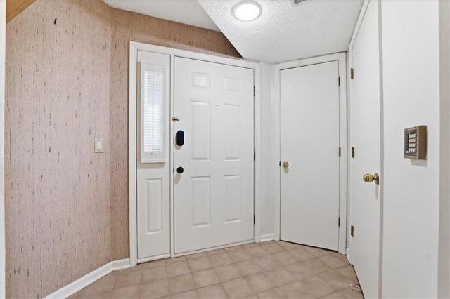 13721 W 58th Terrace 1, Shawnee, KS 66216