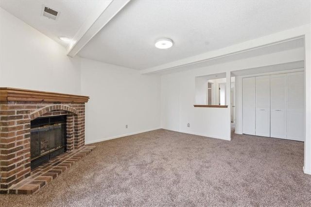 13721 W 58th Terrace 1, Shawnee, KS 66216